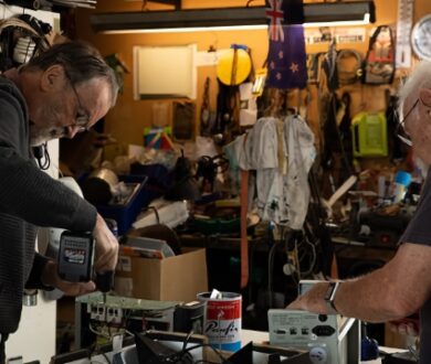 Bernard (on left) and another member of the dismantling team. (Photo: Consumer NZ).